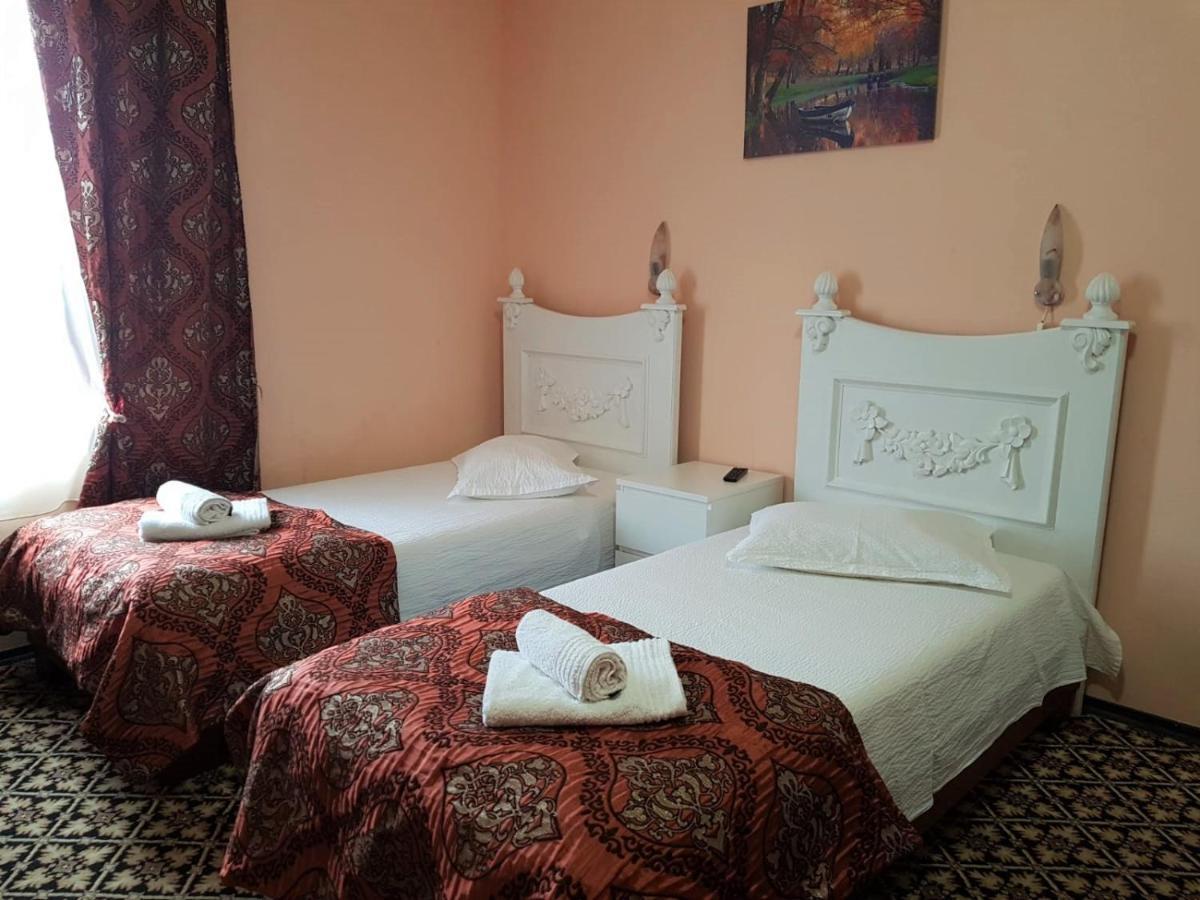 Hotel Darosy Arad Extérieur photo